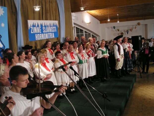 Záverečné vystúpenie zúčastnených folkloristov